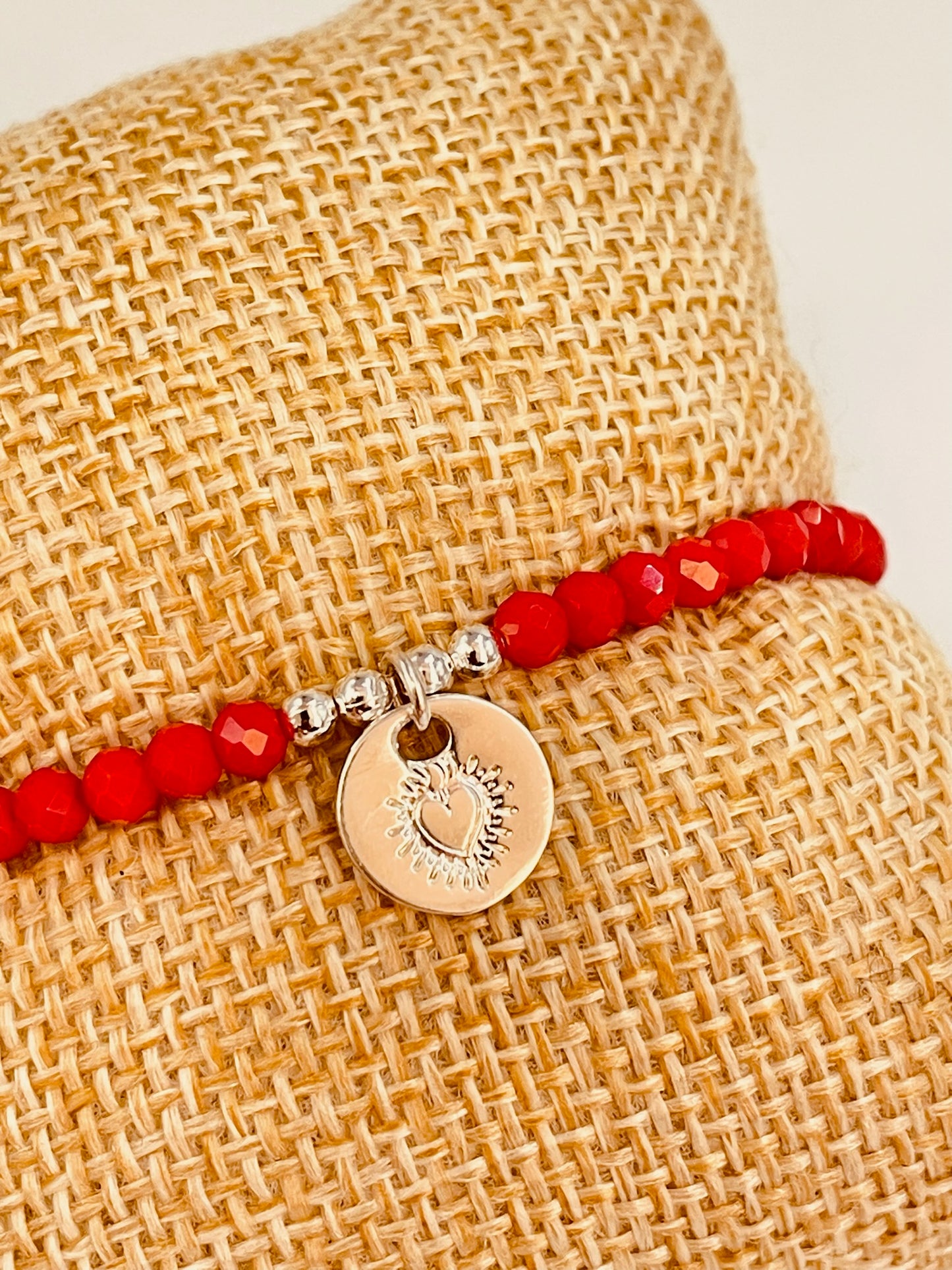 ZP3011 Pulsera Roja Cristales Checos y bolitas Diferentes Figuras Baño Plata