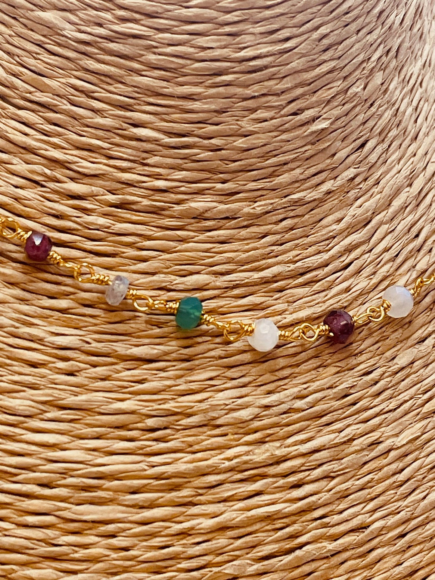 ZO4041 Collar Entorchado Mix de Piedras Naturales 40 cm mas extensor Baño Oro